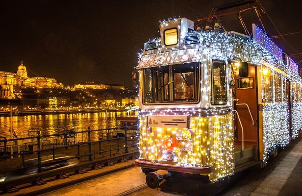 Private Budapest Christmas Market Tour with Chimney Cake & Mulled Wine