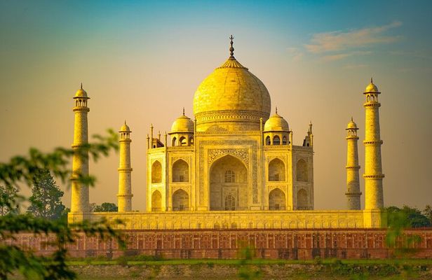 Private Agra Taj Mahal Tour by Car from Delhi