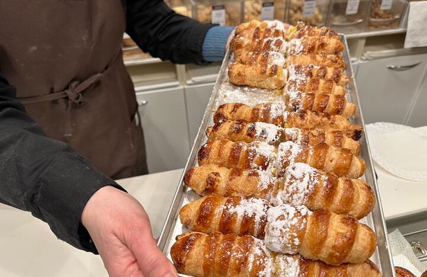 Milan Street Food Tour and City Sightseeing with Local Guide