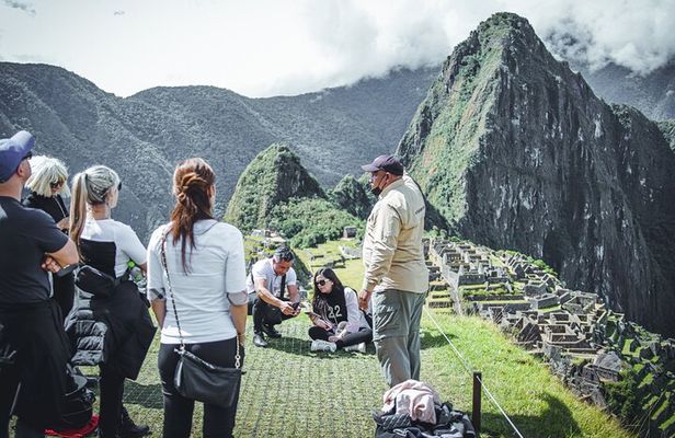 2-Day Tour of the Sacred Valley and Machu Picchu by Train