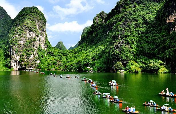 Trang An and Bich Dong Luxury Small Group Tour with Cycling