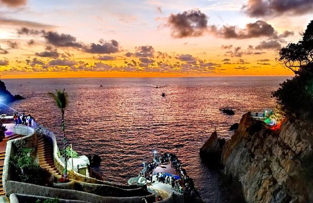 Cliff Diver De Luxe with Different Options at "La Quebrada"