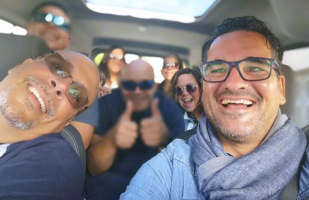 Half Day Easy and Fun Taste of Santorini