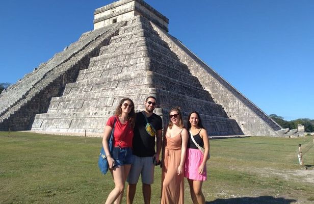 Private Guide Service in the Archaeological Zone of Chichen Itza