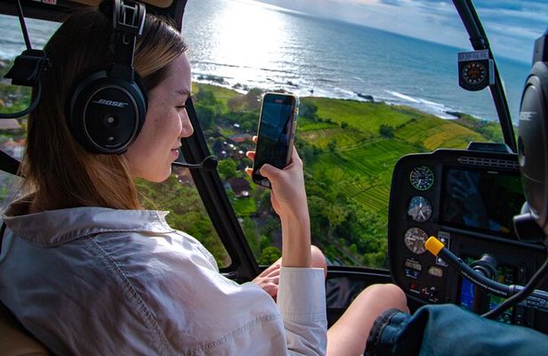 Above the Island of Gods Helicopter Tour