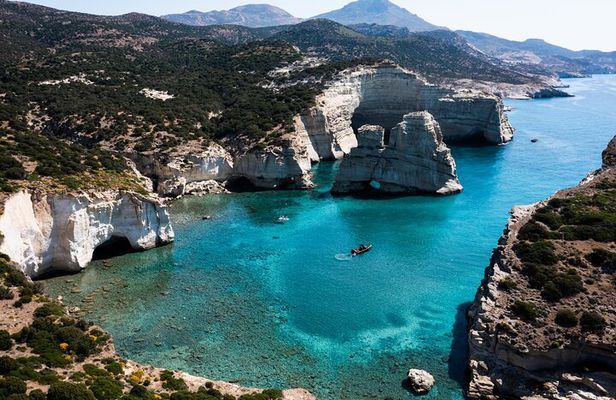Private Luxury Boat Tour to Kleftiko Milos