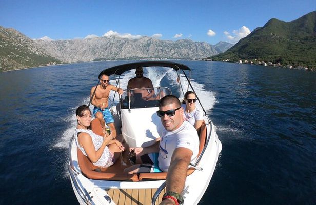 3 Hour Speed Boat Tour to Blue Cave with WiFi and Drinks