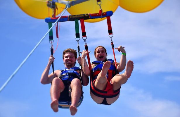 Parasailing in Waikiki from Oahu Hawaii