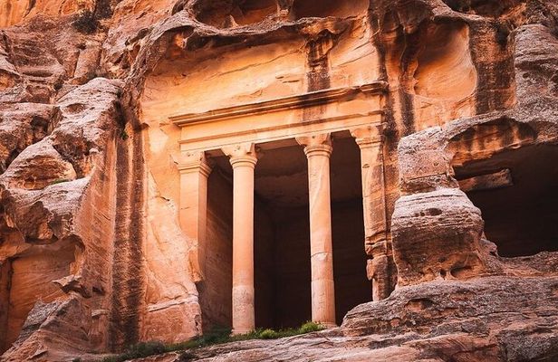 5-Day Premium Private Journey: Eco-Friendly Exploration of Jordan
