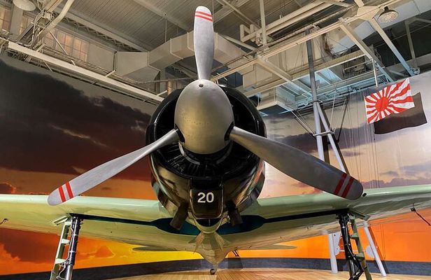 Deluxe Arizona Memorial and Pearl Harbor Aviation Museum Tour