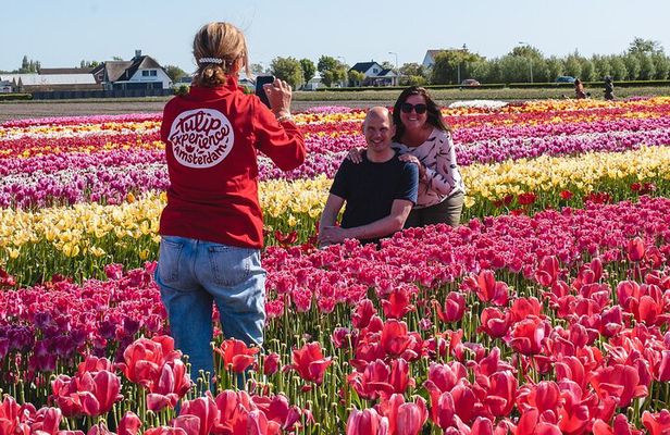 Tour to Giethoorn and Keukenhof Tulip Fields from Amsterdam