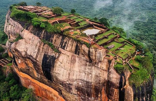 7 Days Private Tour of Colombo Sigiriya Kandy and Bentota