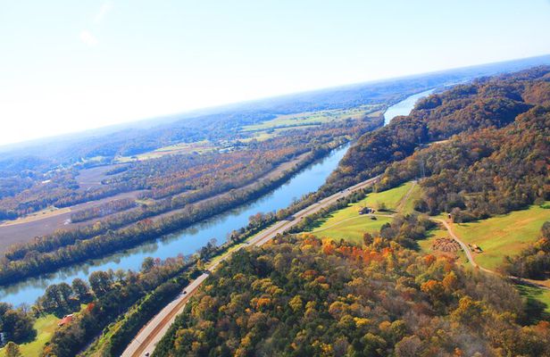 Scenic River & Nature Helicopter Tour from Nashville