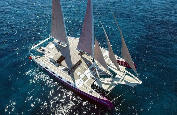 Full day Lembongan Island Catamaran Cruise with BBQ Lunch