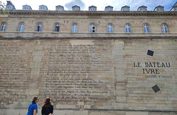 Best Bits of Paris: 40 Favorites Small-Group Walking & Metro Tour