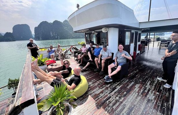 Halong Bay 2 Days Cruise from Hanoi with Transfer and Meals