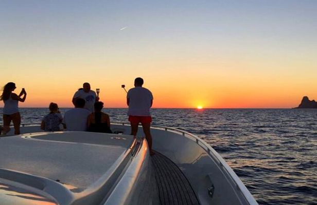 Small Group Tour in Positano by Boat at Sunset with Prosecco 