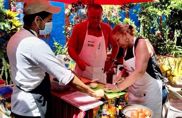 Mexican Cooking Class & Market Tour with a Professional Chef