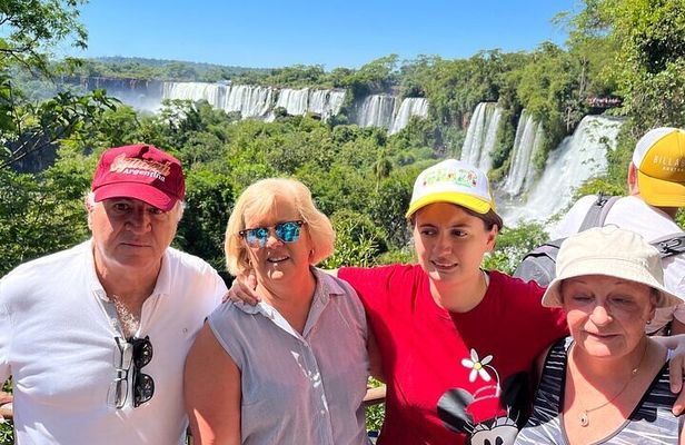 Iguazu Falls: Private day tour both Brazil&Argentina+boat option