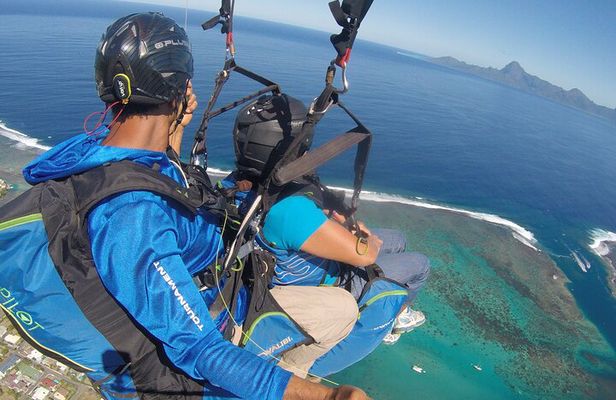 Tahiti: Full Day Tour with Parachute or Paragliding EN
