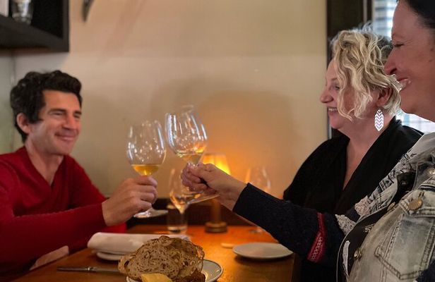 Melbourne Art, History, Wine & Food Tour