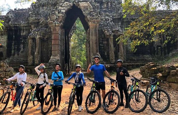 Full-Day Bike Tour in Siem Reap with Zipline