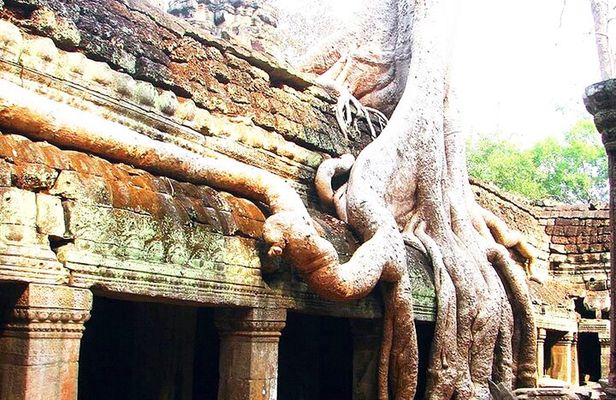 2-Day Private Tour in Angkor Wat Grand Circuit