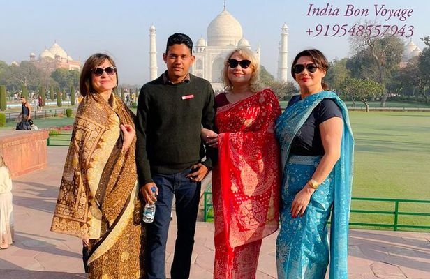 Skip the line with Private Tour Guide for Taj Mahal & Agra Fort