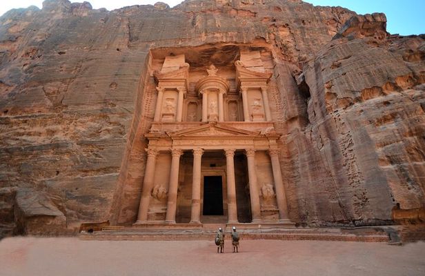 Petra 1-Day Tour from Eilat + FREE Traditional Lunch