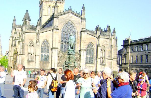 Full Day Tour of Edinburgh Including Lunch With A Local Expert
