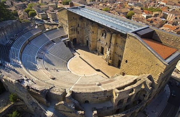 Roman heritages and Chateauneuf du Pape Wine Tour from Avignon
