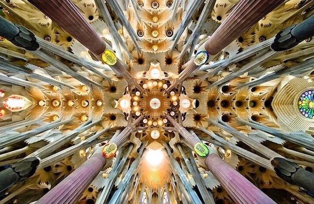 Golden Hour Sagrada Familia & Sunset Park Güell