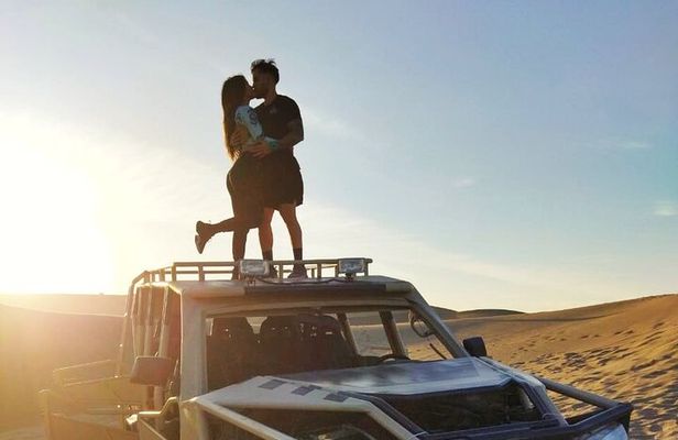 Buggy & Sandboarding in Huacachina