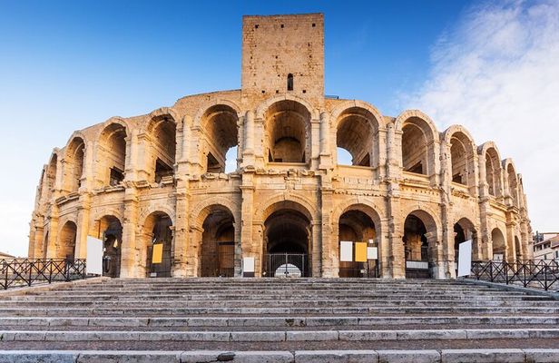 Arles, Les Baux and Saint-Remy villages Full Day Trip from Aix