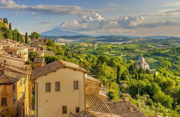 Italian Wine Tasting with Professional Sommelier in Montepulciano