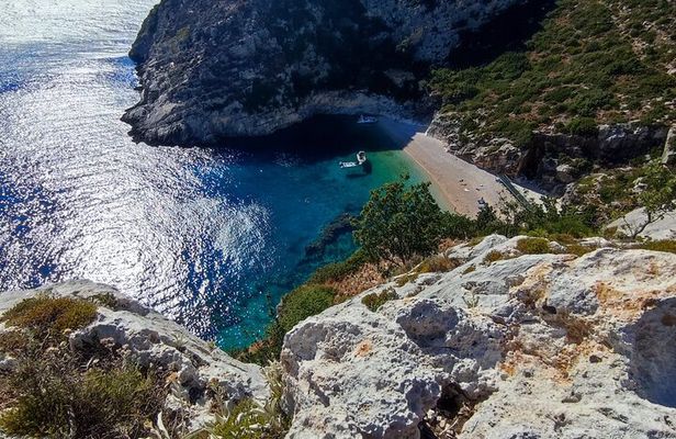 Private Full Day Boat Expedition to Grama Bay