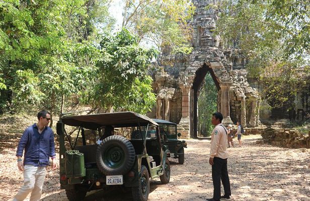 Angkor Temples Discovery Guided Jeep Tour 