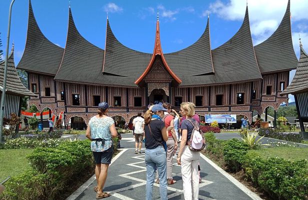 Private Multiday Tour in Minangkabau with accommodation 4 days