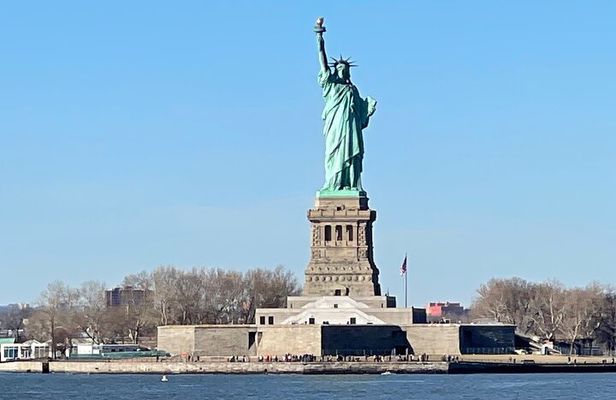 6 hour Bus tour and 1 hour Boat Ride by the Statue of Liberty