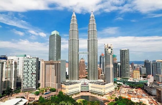 Kuala Lumpur City & Batu Caves Temple Private Tour
