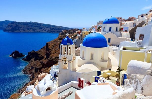 Santorini: Must-See & Winery Visit Private Tour
