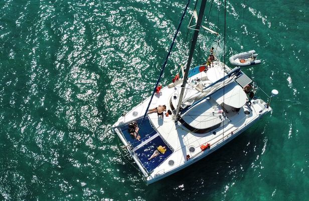 Full-Day Catamaran Tour through Tayrona