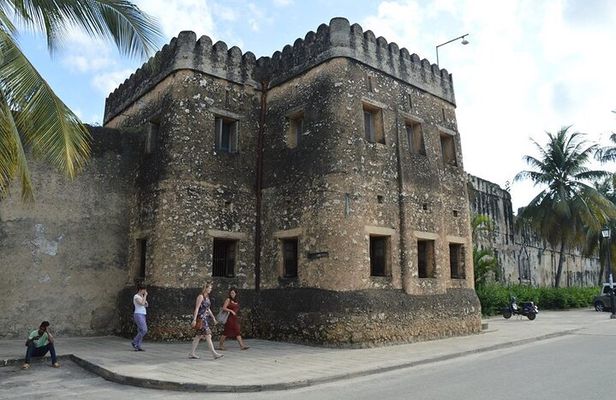 Private Tour in Stone Town: Discovering History and Culture 