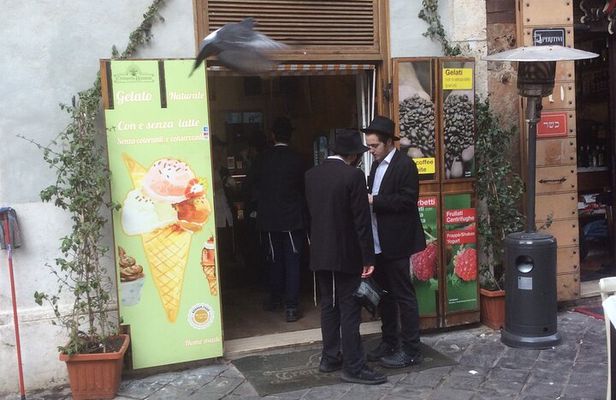 Private Jewish Ghetto Walk and The Influence in Roman Cuisine