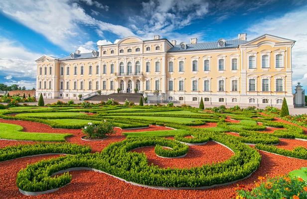 Private Full-Day Trip to Bauska, Rundale and Jelgava Palace