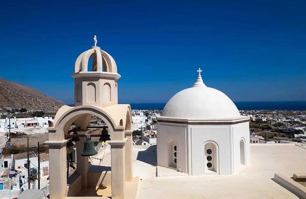 Traditional Villages & Akrotiri Excavations: Private Tour