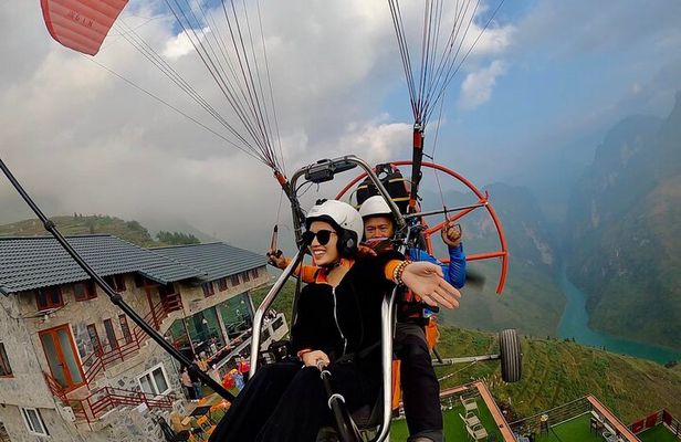 Ha Long Sky Tour: Powered Paragliding