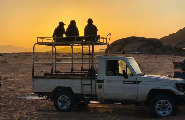 Wadi Rum Full Day Jeep Tour + Overnight & Dinner in Bedouin Camp