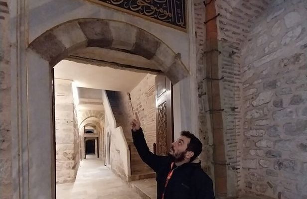 Topkapi Palace with Harem Walking Tour with Guide