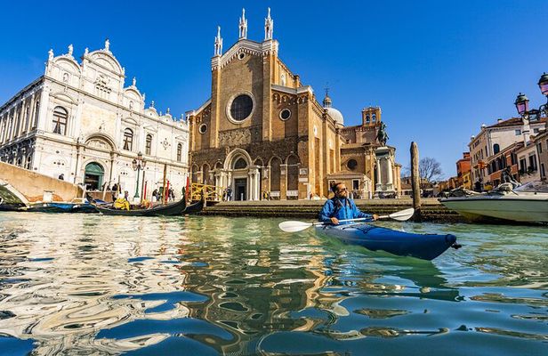 Cultural Kayak Tour: Discovering the City’s Canals